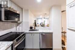 201 - 9 GREENBRIAR ROAD Toronto