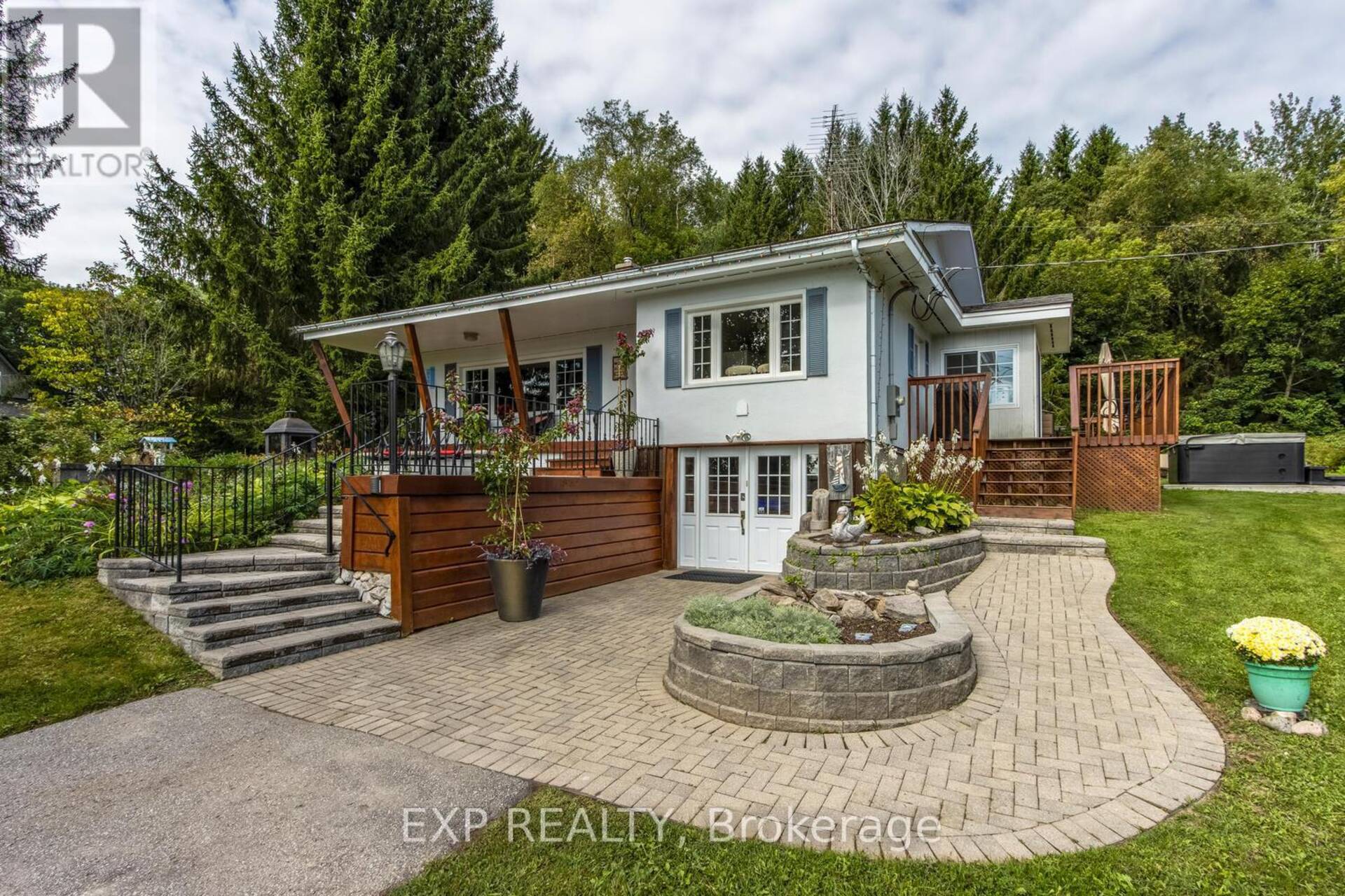 304 CHAMPLAIN ROAD Penetanguishene