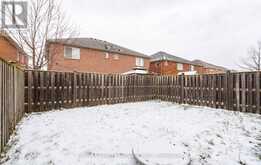 31 HOLLINGSWORTH CIRCLE Brampton