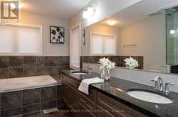 381 DAHLIA TRAIL Oakville