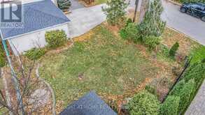 186 ROYALAVON CRESCENT Toronto