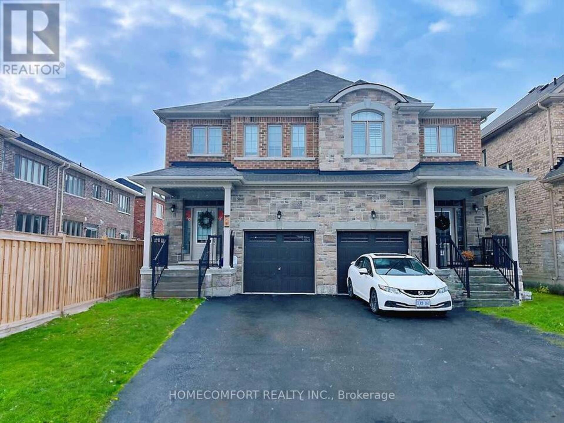 2 FREDERICK TAYLOR WAY W East Gwillimbury