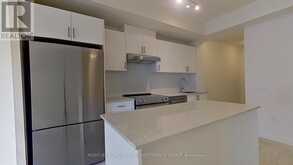 401 - 8960 JANE STREET Vaughan