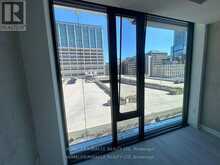 706 - 195 MCCAUL STREET Toronto