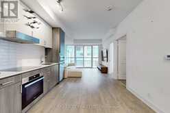 609 - 11 LILLIAN STREET Toronto