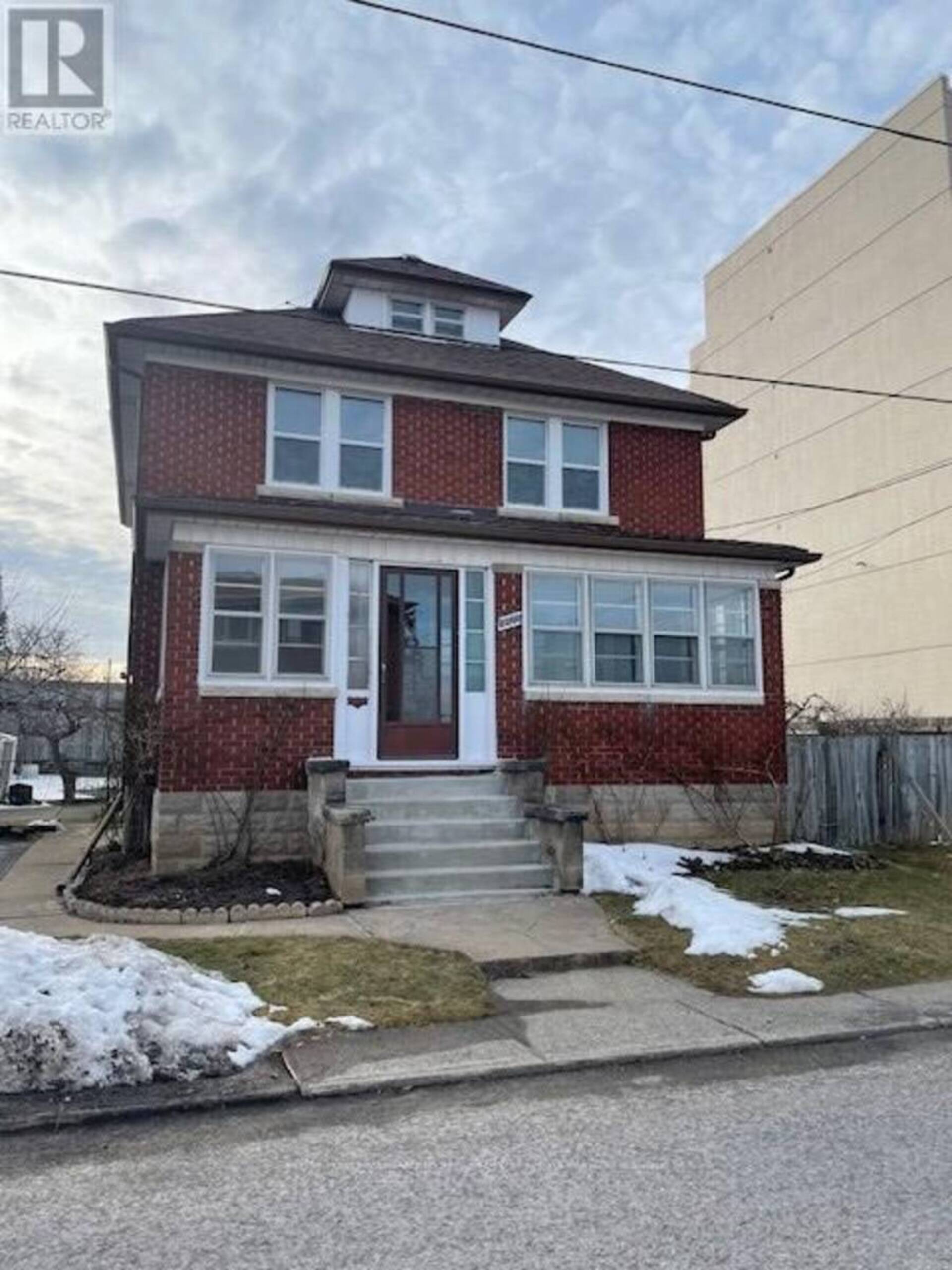 5925 GREY AVENUE Niagara Falls