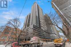 813 - 117 BROADWAY AVENUE Toronto