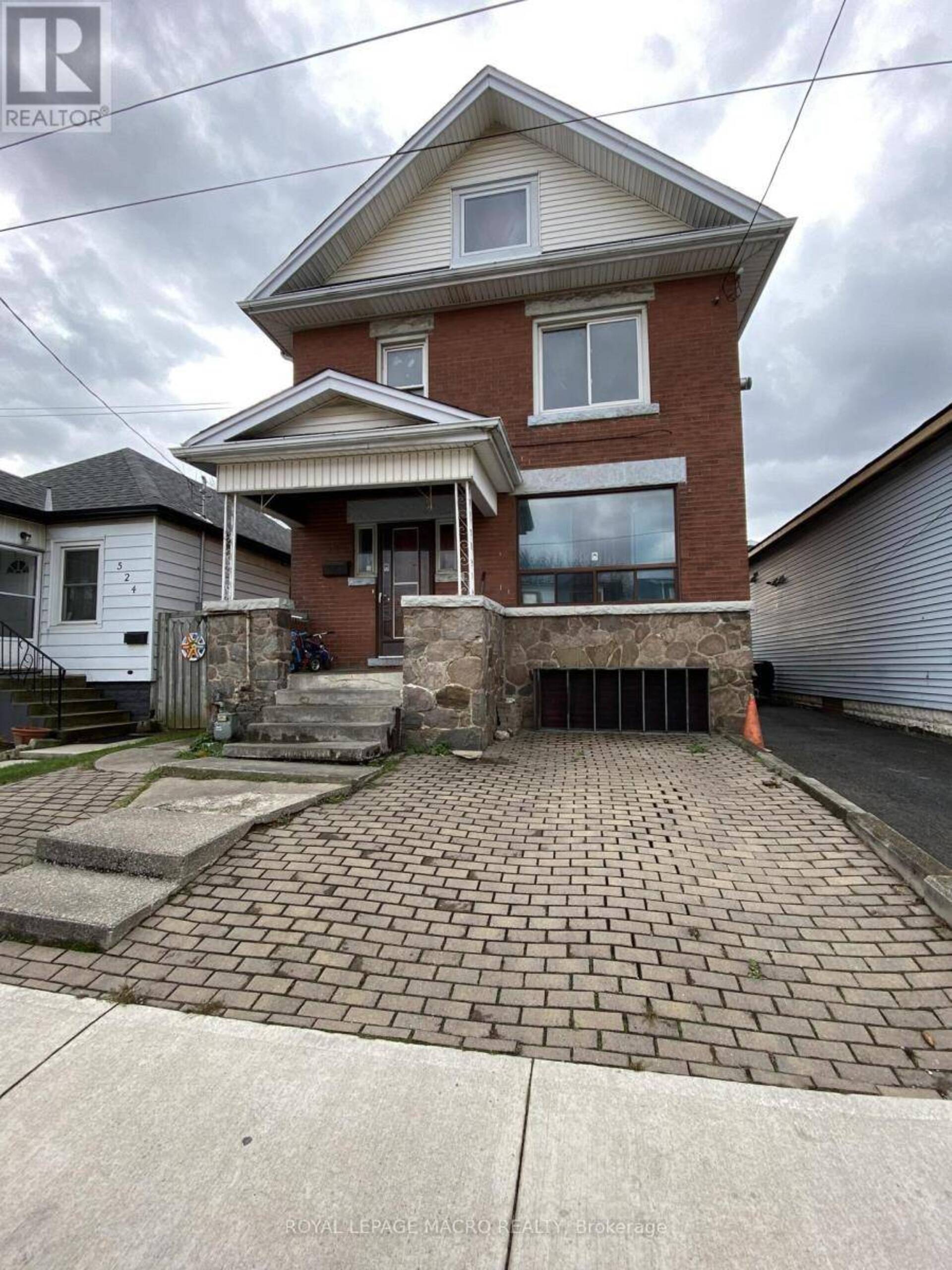 UNIT 1 - 522 ROXBOROUGH AVENUE Hamilton