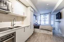 419 - 27 BATHURST STREET Toronto