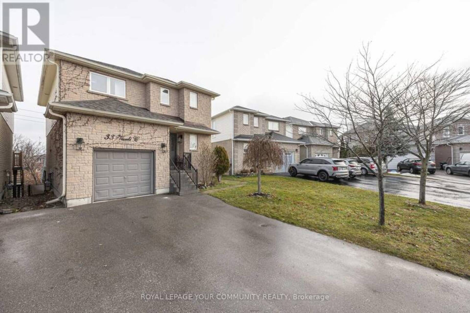 33 VESELI COURT Bradford/West Gwillimbury