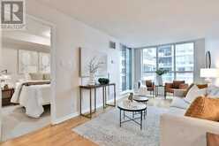 820 - 230 QUEENS QUAY W Toronto