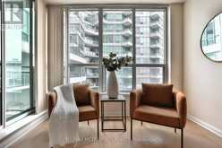 820 - 230 QUEENS QUAY W Toronto