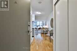 820 - 230 QUEENS QUAY W Toronto