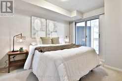 820 - 230 QUEENS QUAY W Toronto