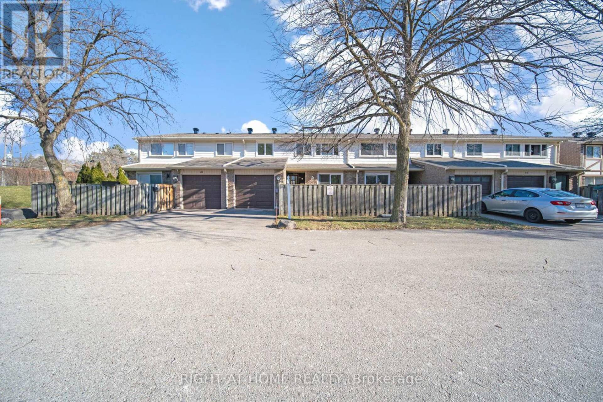 12 LACE FERNWAY Toronto