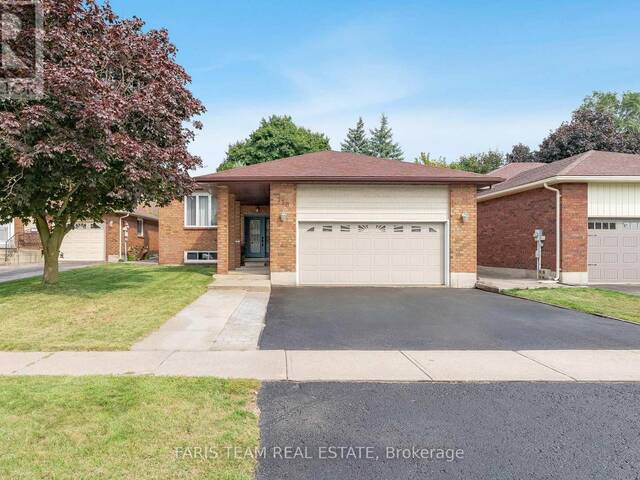 110 CHIEFTAIN CRESCENT Barrie Ontario