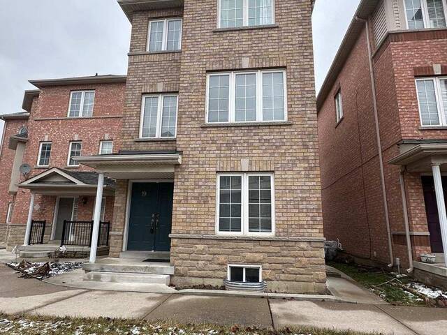 UPPER - 19 PEDIGREE MEWS Toronto Ontario