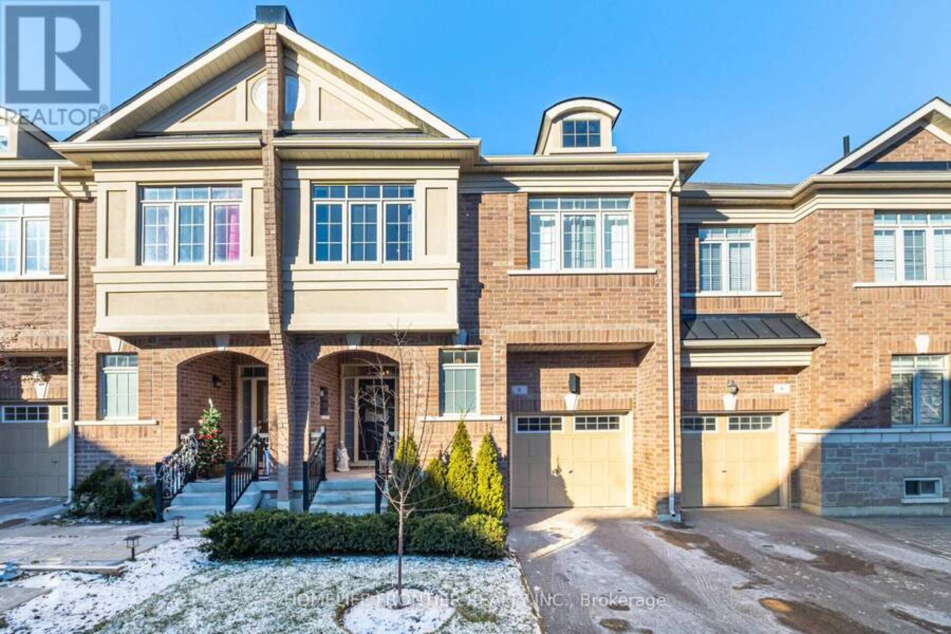 8 RUFFLE LANE Richmond Hill