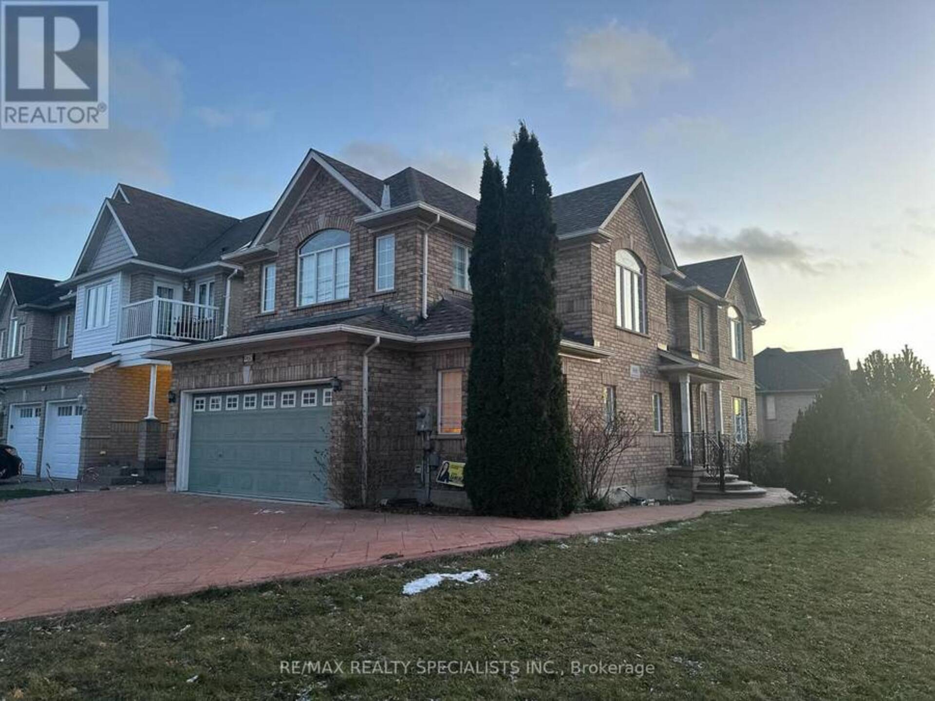 MAIN2ND - 960 KNOTTY PINE GROVE Mississauga