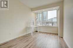 303 - 238 DORIS AVENUE Toronto