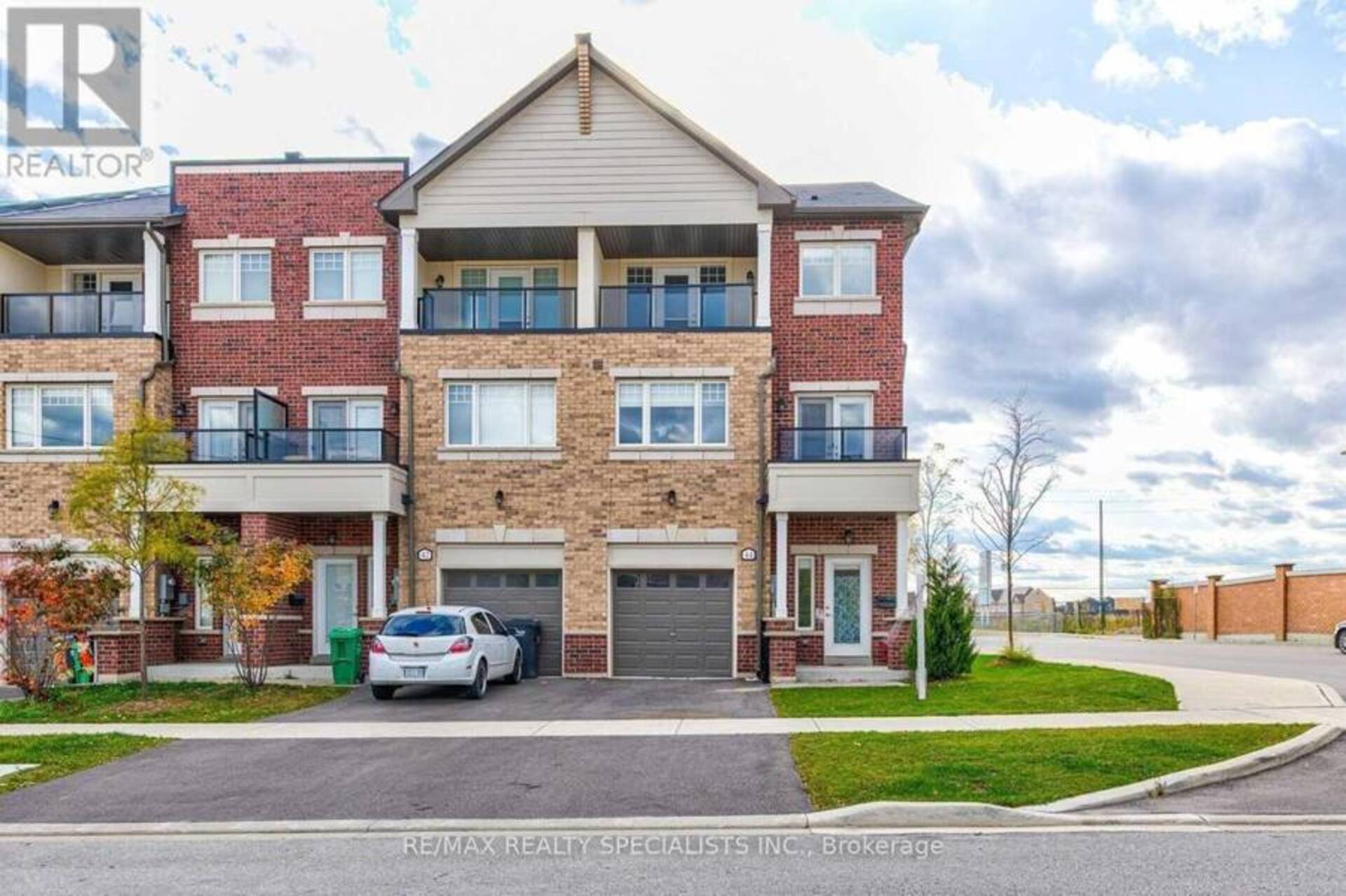 44 SKY HARBOUR DRIVE Brampton