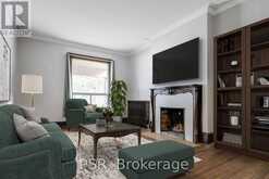 200 - 678 HURON STREET Toronto