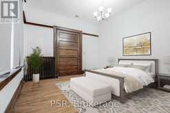 200 - 678 HURON STREET Toronto