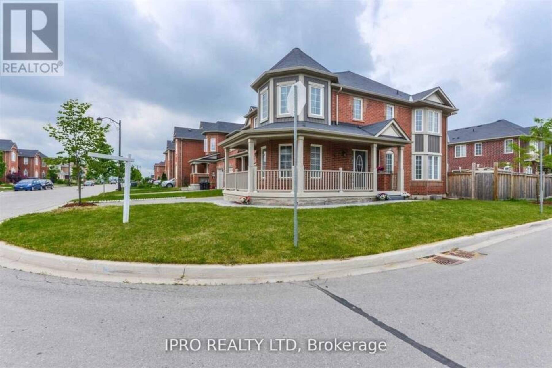 UPPER - 1039 DIEFENBAKER STREET Milton