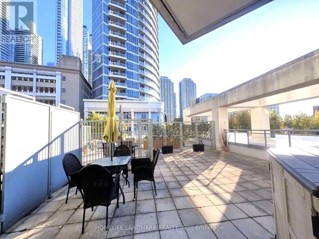 206 - 228 QUEENS QUAY W Toronto Ontario