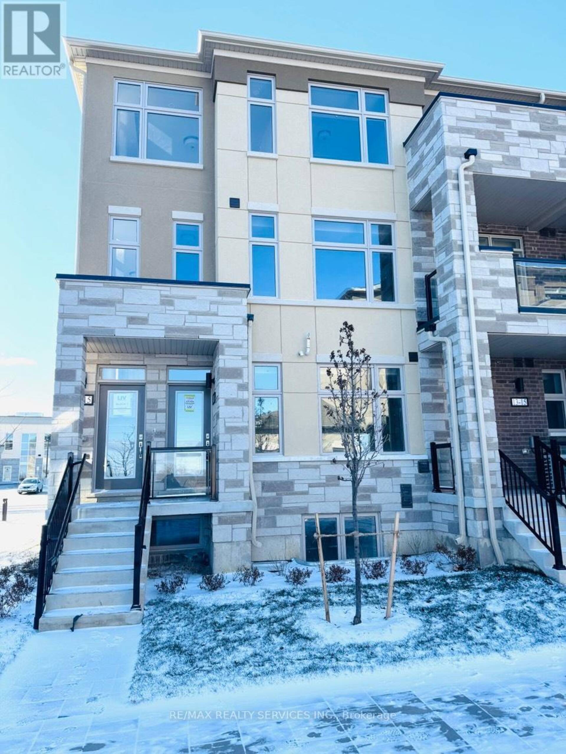 15 - 15 FIELDRIDGE CRESCENT Brampton