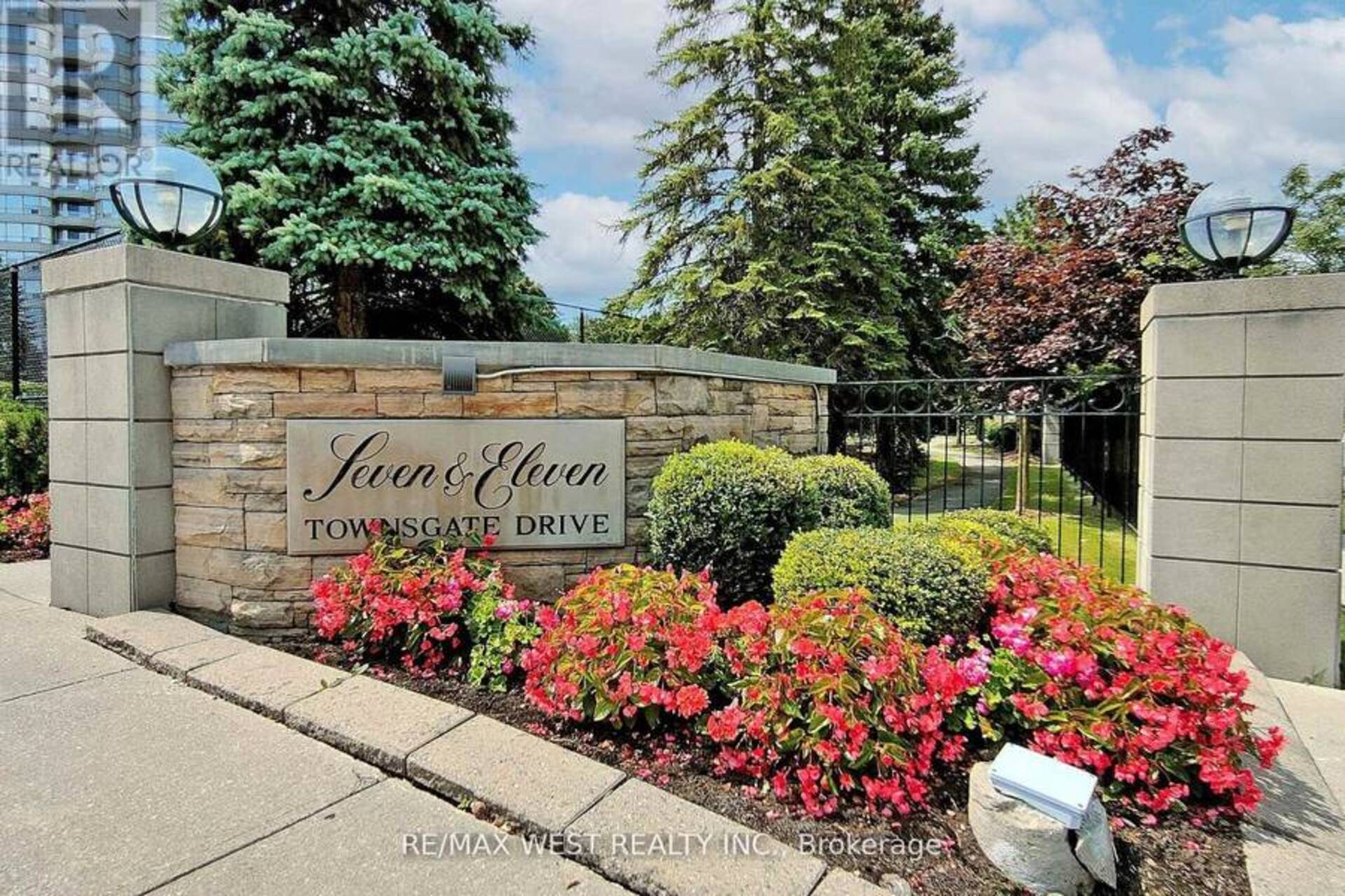 1003 - 7 TOWNSGATE DRIVE Vaughan