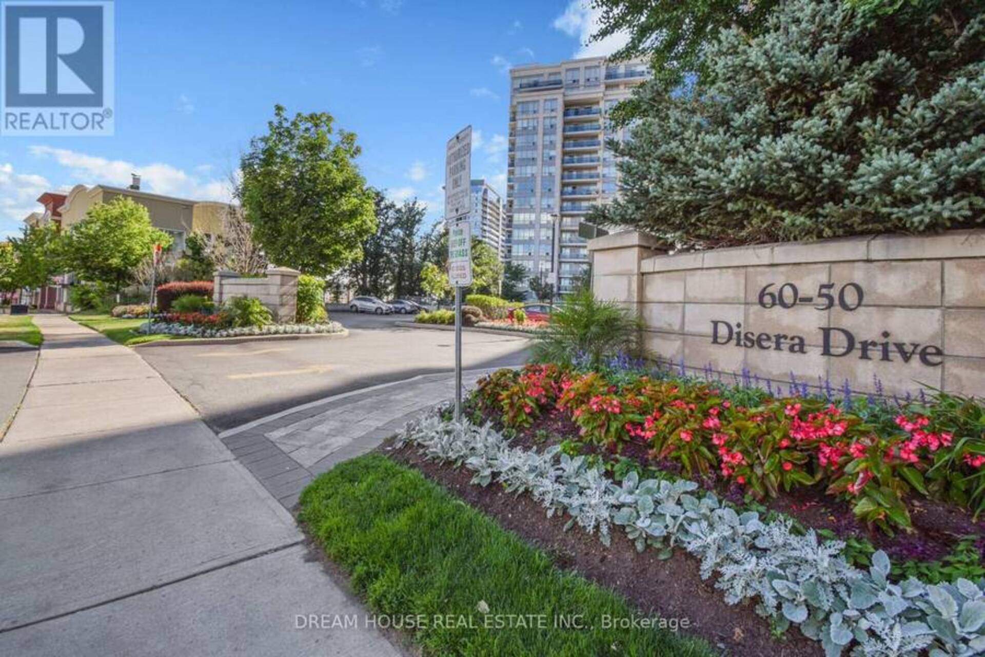 114 - 50 DISERA DRIVE Vaughan