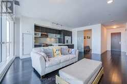 7405 B - 388 YONGE STREET Toronto