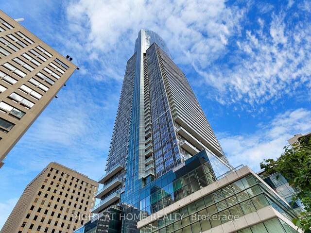 7405 B - 388 YONGE STREET Toronto Ontario