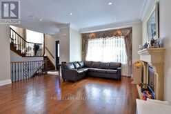 28 LYNDALE DRIVE Toronto