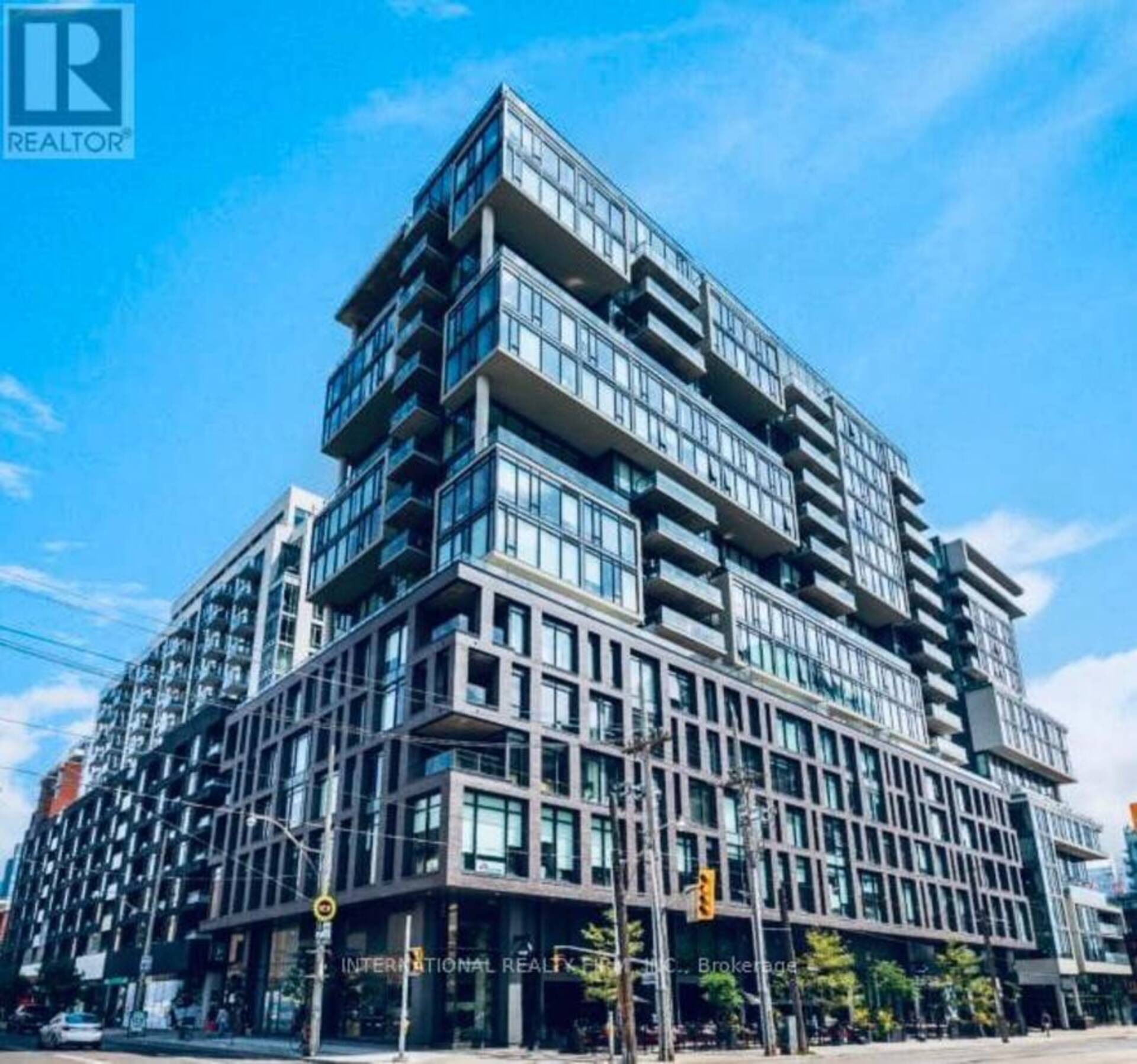 815 - 111 BATHURST STREET Toronto