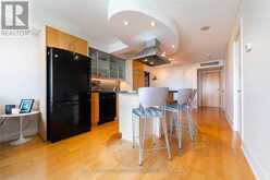 718 - 550 QUEENS QUAY W Toronto