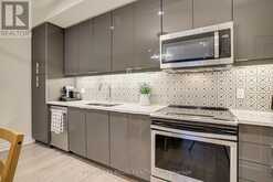 512 - 657 CRICKLEWOOD DRIVE Mississauga