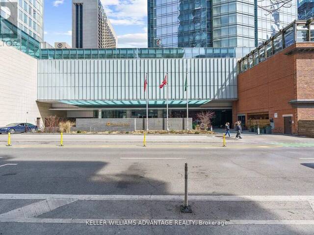 2104 - 180 UNIVERSITY AVENUE Toronto Ontario