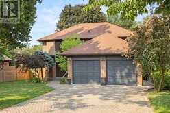 22 FERNSIDE COURT Toronto