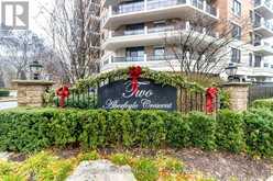 101 - 2 ABERFOYLE CRESCENT Toronto