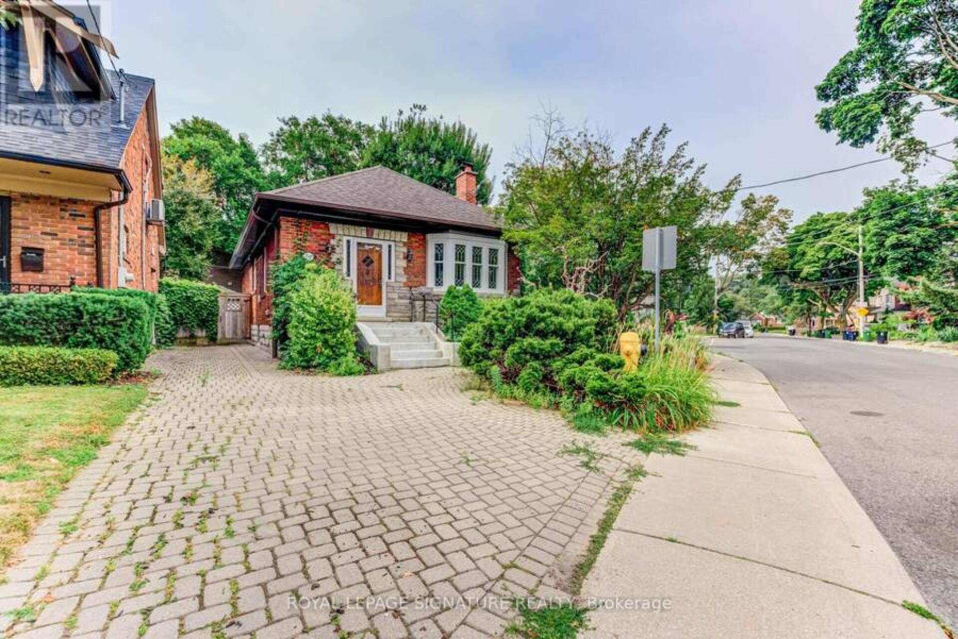 LOWER - 81 HOPEDALE AVENUE Toronto