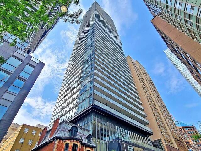 405 - 15 GRENVILLE STREET Toronto Ontario