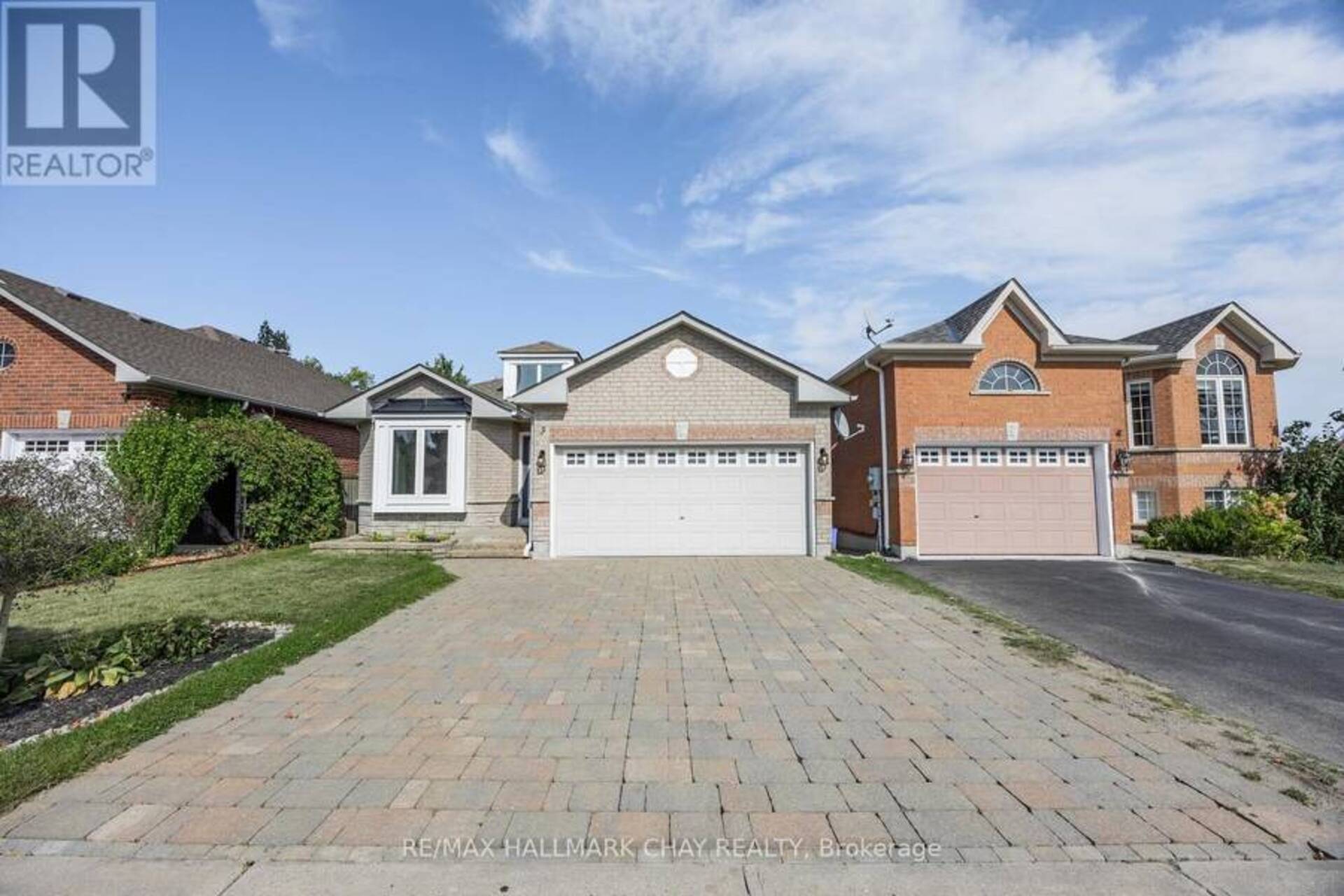 3 DUVAL DRIVE Barrie