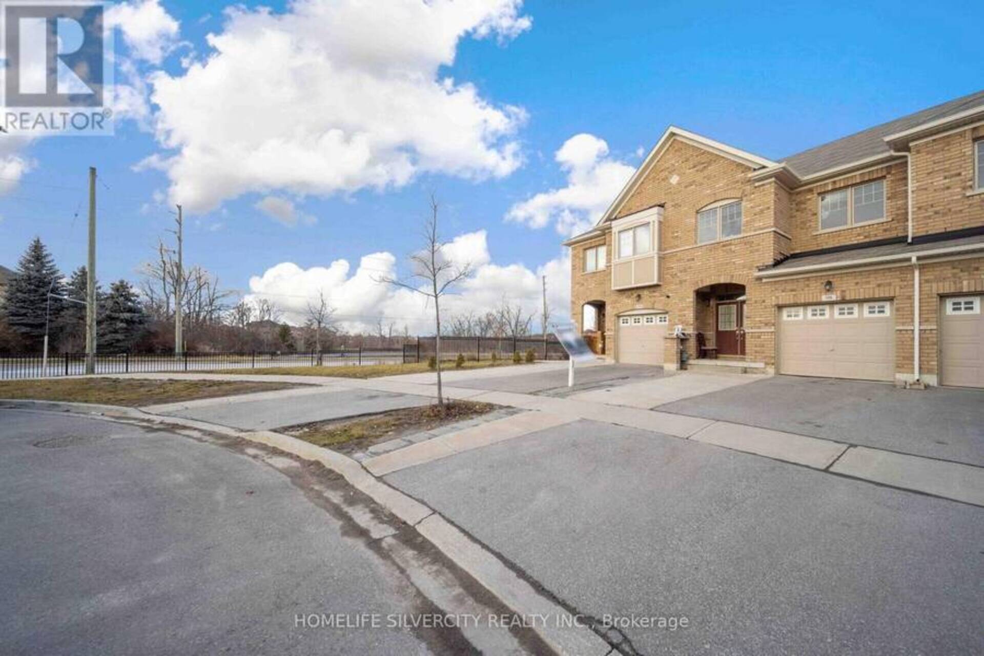 98 DAVENFIELD CIRCLE Brampton