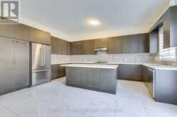 1551 DORAN CRESCENT Milton