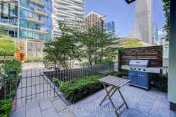 101 - 39 QUEENS QUAY E Toronto