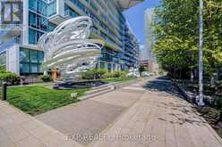 101 - 39 QUEENS QUAY E Toronto