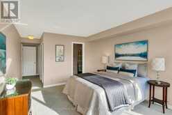 402 - 1 ABERFOYLE CRESCENT Toronto