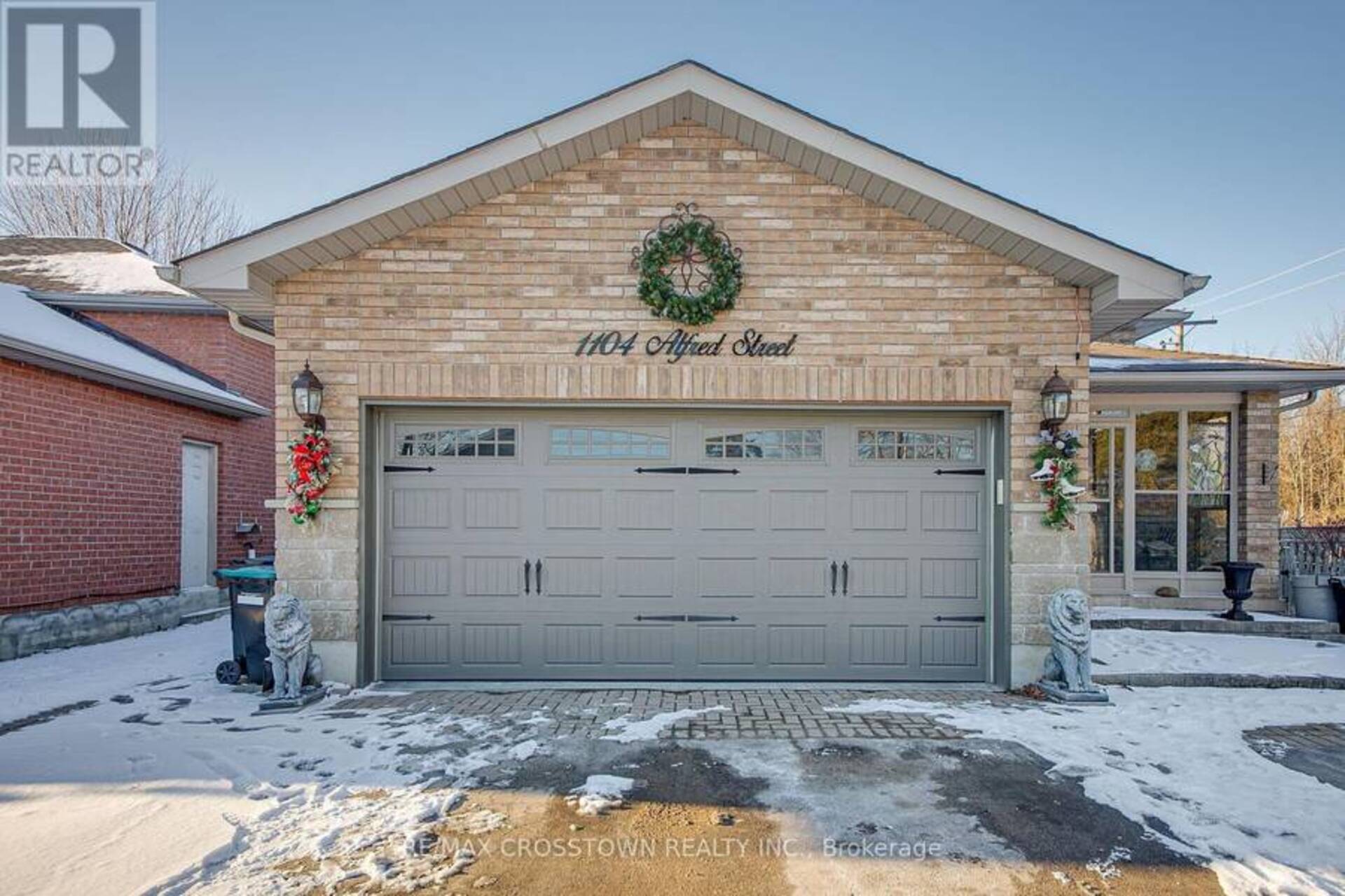 1104 ALFRED STREET Innisfil